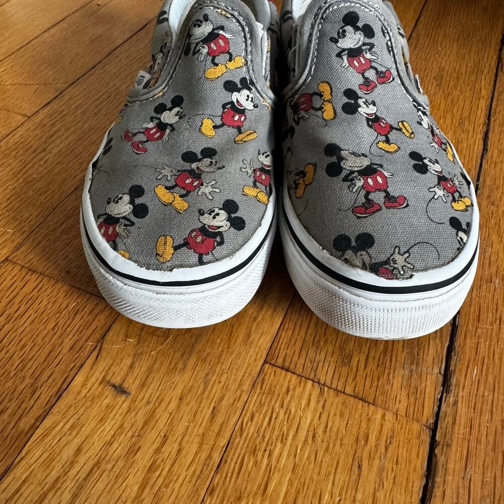 Vans x Disney Unisex Youth Mickey Mouse Slip on Sneakers Grey Size 12.5 - Picture 2 of 7
